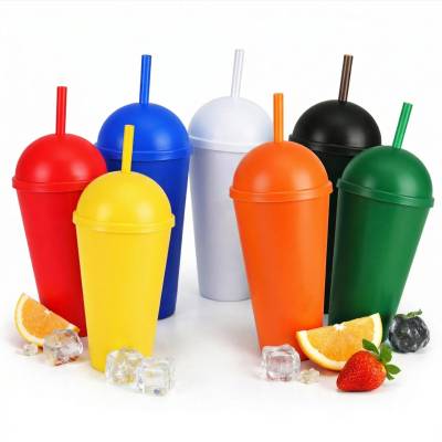 Copo Plástico com Tampa Bola e Canudo 550ml Personalizado